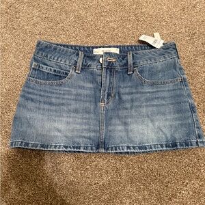 Hollister Low-Rise Medium Wash Denim Mini Skort Skirt